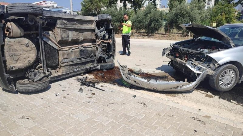 Osmaniye’de otomobiller çarpıştı: 2 yaralı
