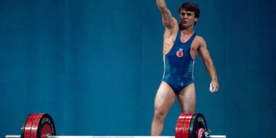 Süleymanoğlu'nun 13 madalyası kayıp