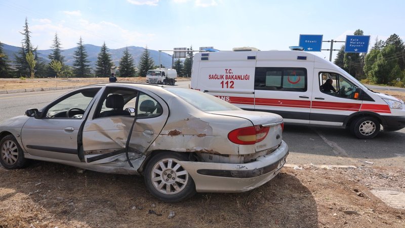 Elazığ’da trafik kazası: 8 kişi yaralandı