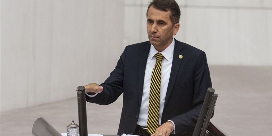 CHP'den poster ve bayrak yakılmasına kınama