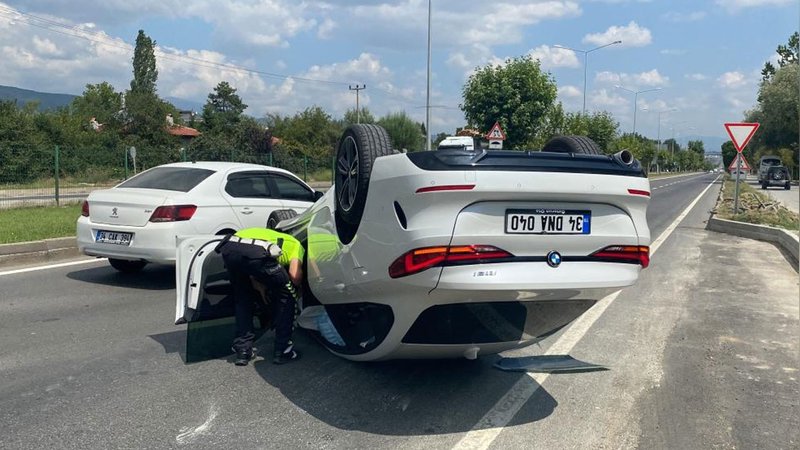 Otomobil takla attı. Sürücüsünün burnu bile kanamadı