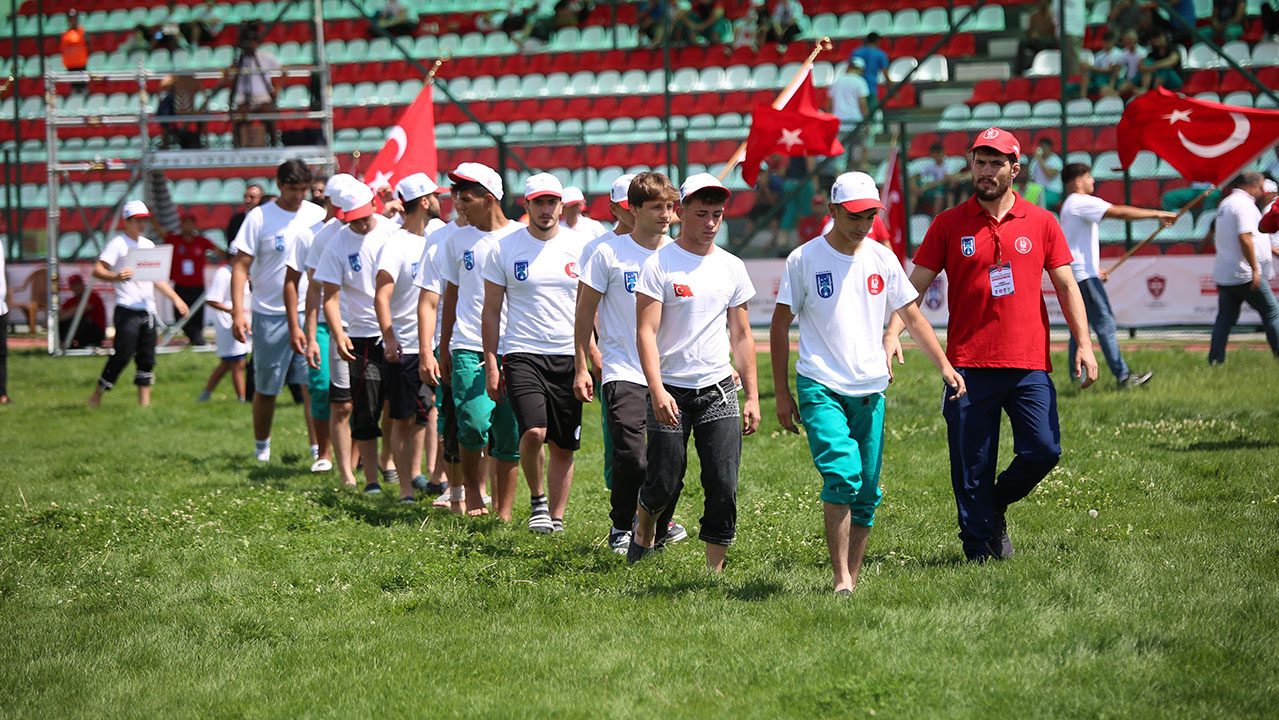 1. Geleneksel Taha Akgül Karakucak Güreşleri başladı