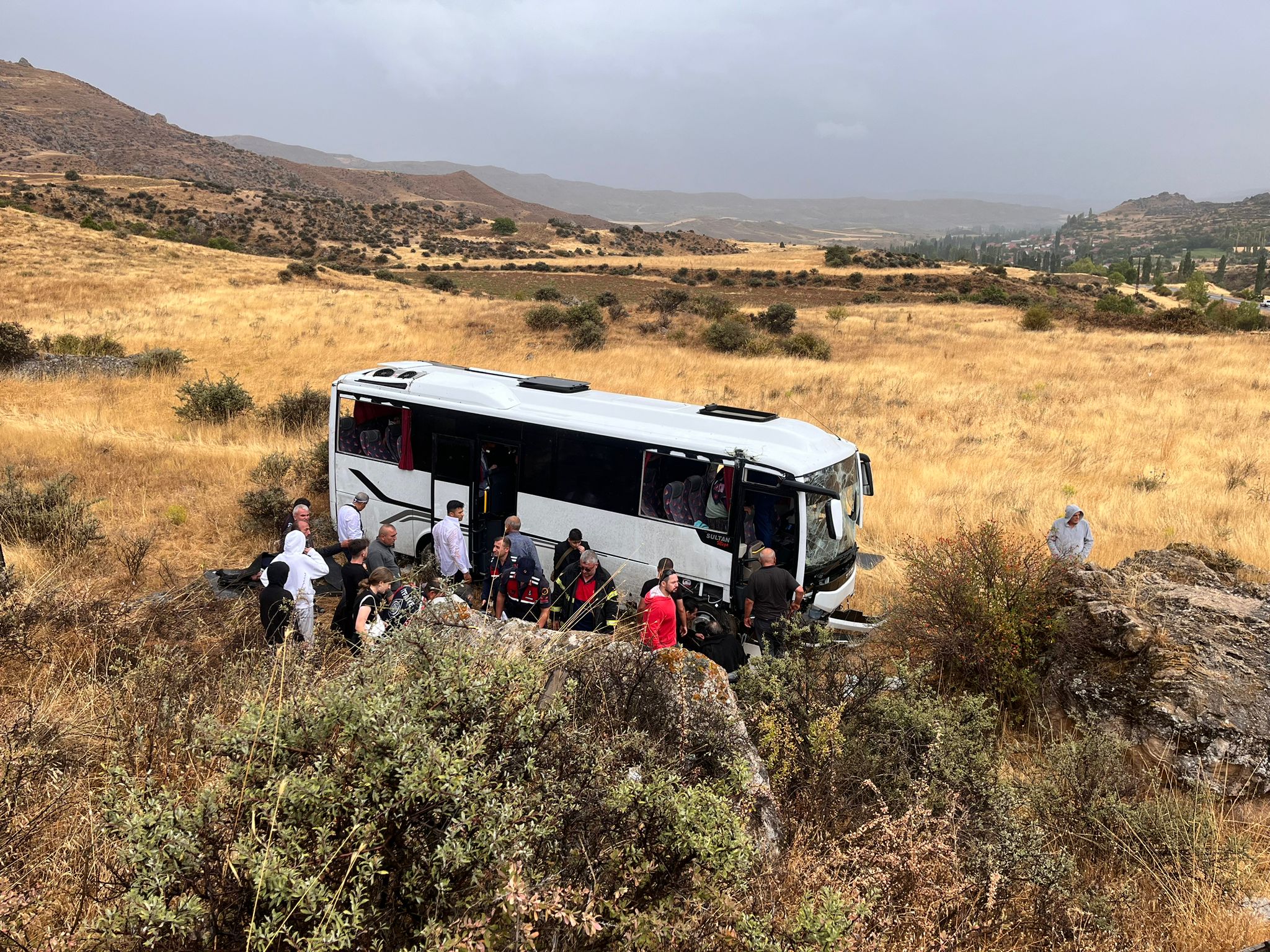 Sivas'ta kaza! 27 kişi yaralandı