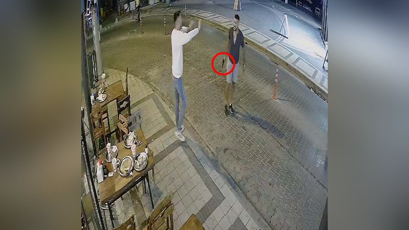 Tartıştığı kokereççinin iş yerini silah bastı