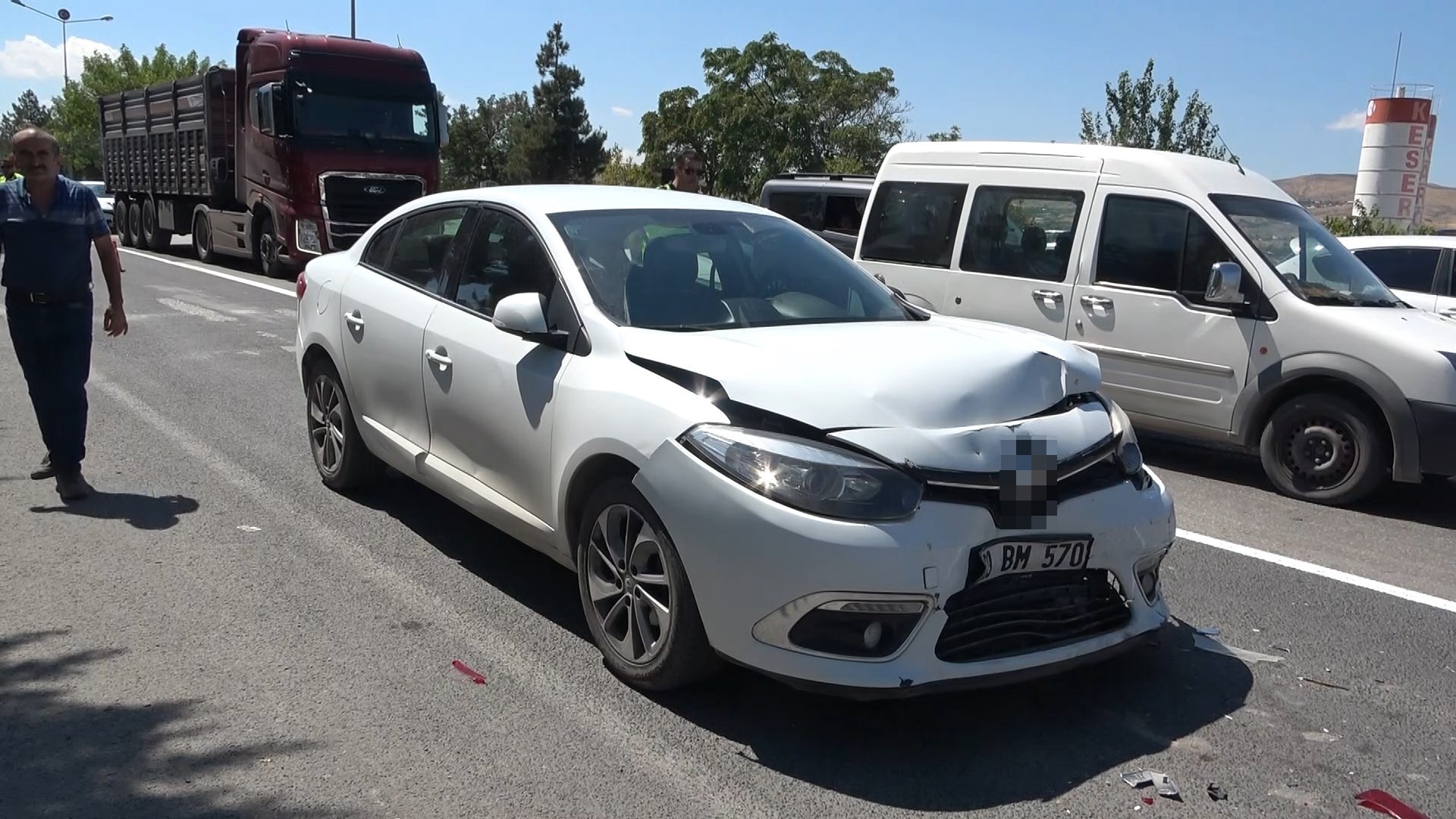 Elazığ'da trafik kazası! 3 yaralı