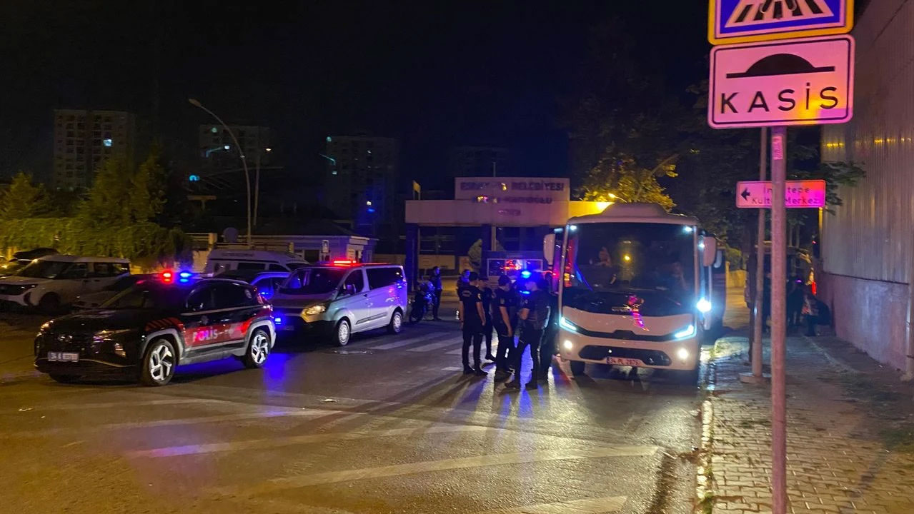 Esenyurt'ta silahlı çatışma! Ölü ve yaralılar var