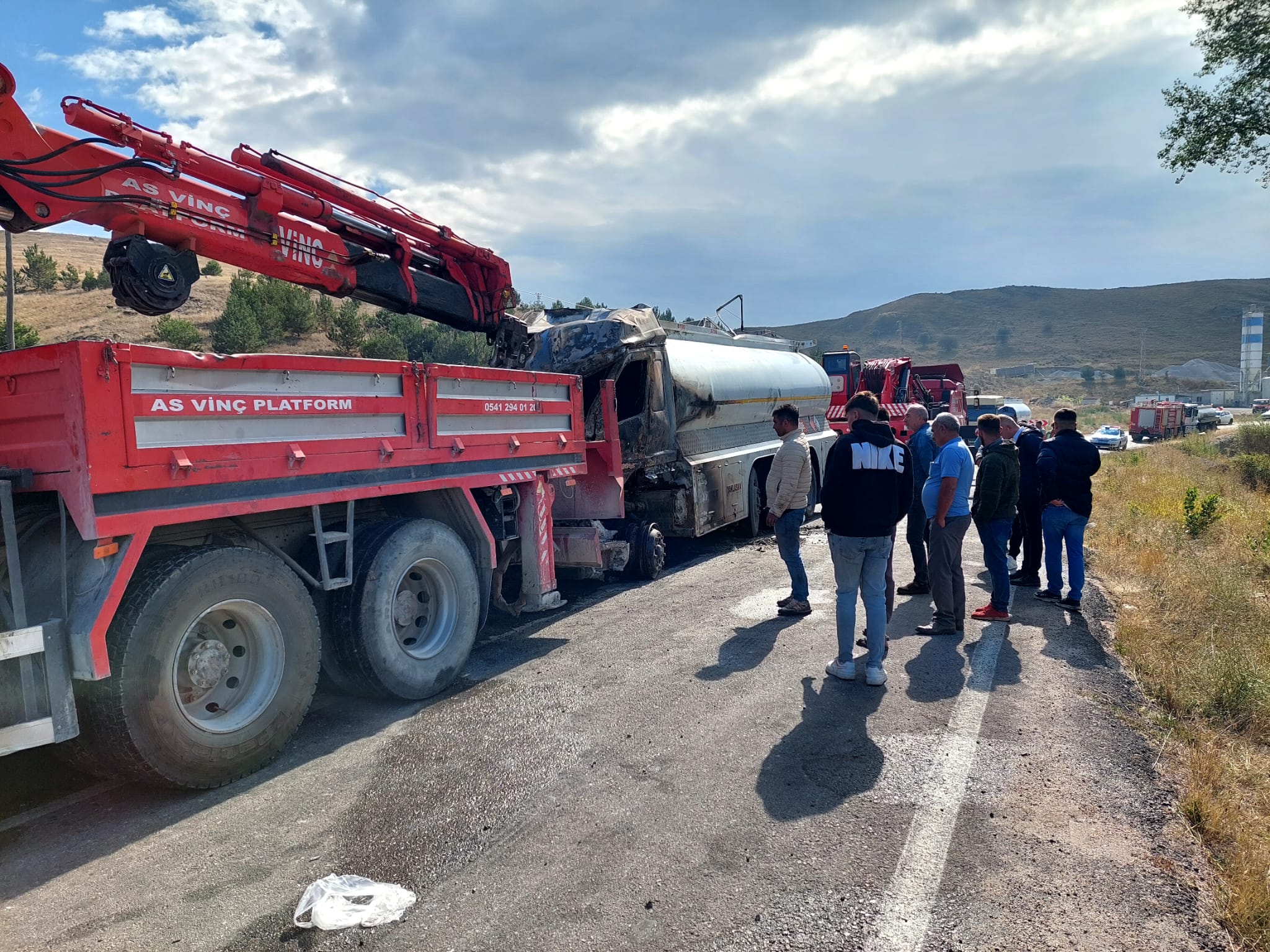 14 saat kapalı kalan yol ulaşıma açıldı