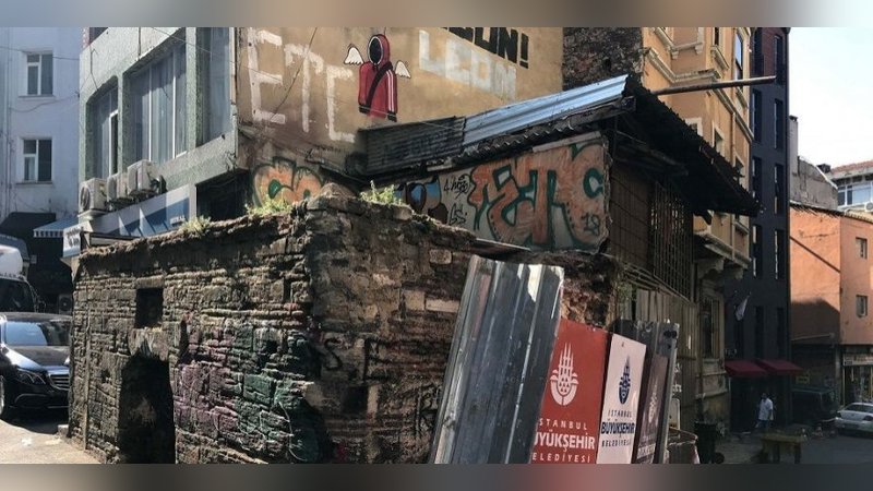 450 yıllık eser çöpe atılmış!