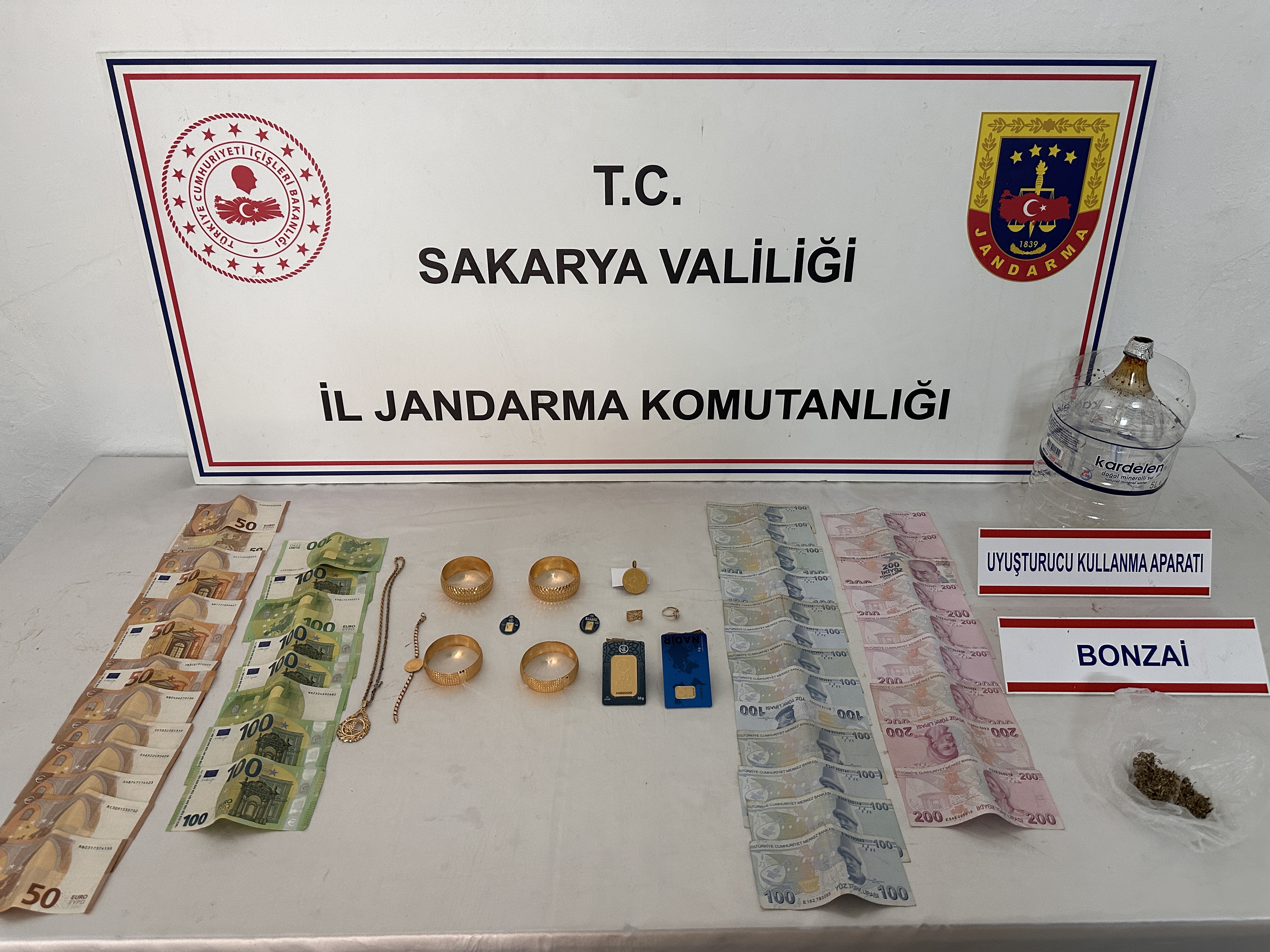 Hırsızlık şüphelisi yakayı ele verdi