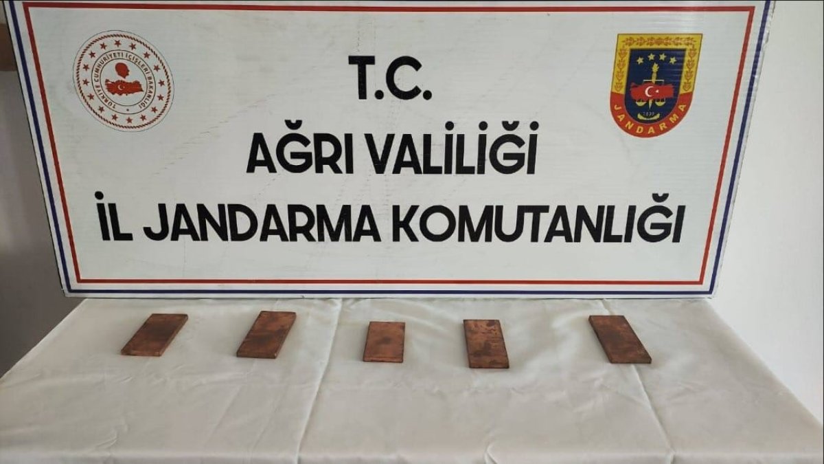 Ağrı'da dev operasyon: 5 Kilogram külçe altın ele geçirildi