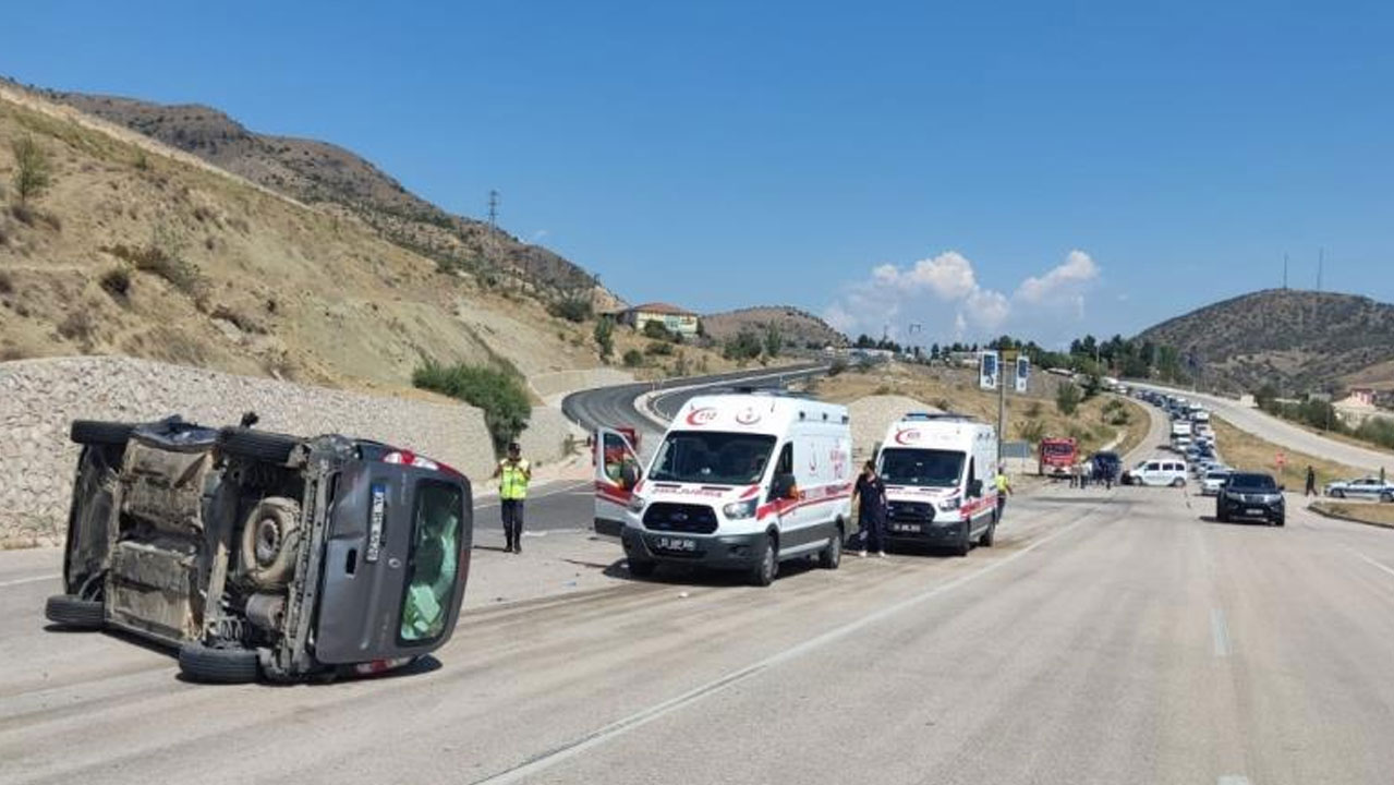 Amasya’da 2 kamyonet çarpıştı: Yaralılar var