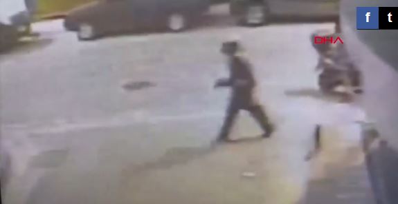 Zeytinburnu'nda kopyaladığı anahtarla ev soydu