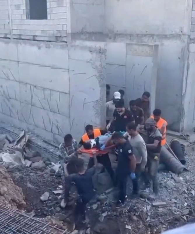 Diyarbakır'da inşaattan düşen işçi yaralandı