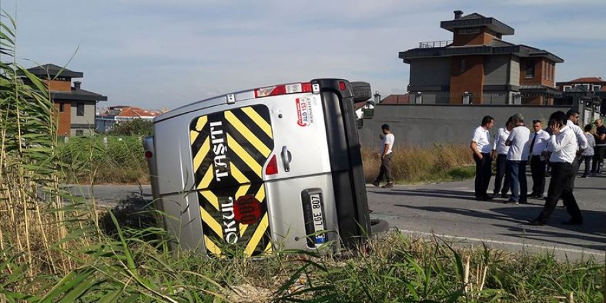 Beylikdüzü'nde okul servisi kaza yaptı