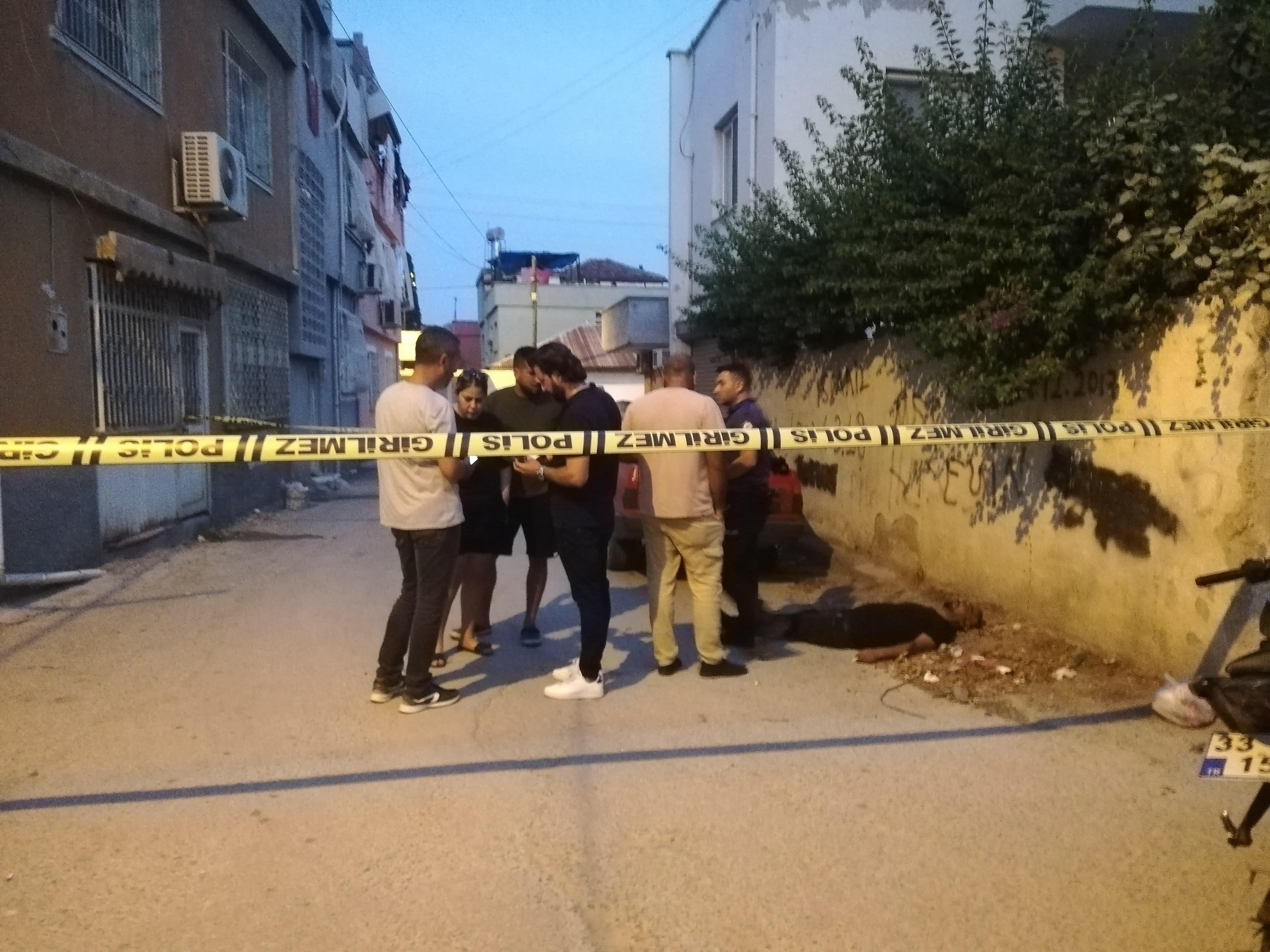 Eski sevgilisi tarafından öldürülen kadın toprağa verildi