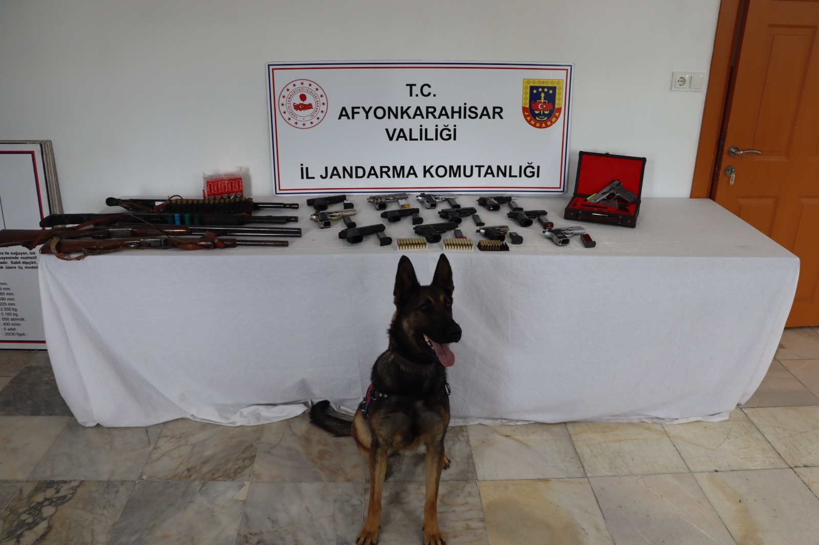 Afyonkarahisar'da düğünlerde havaya ateş açan 27 kişi gözaltına alındı