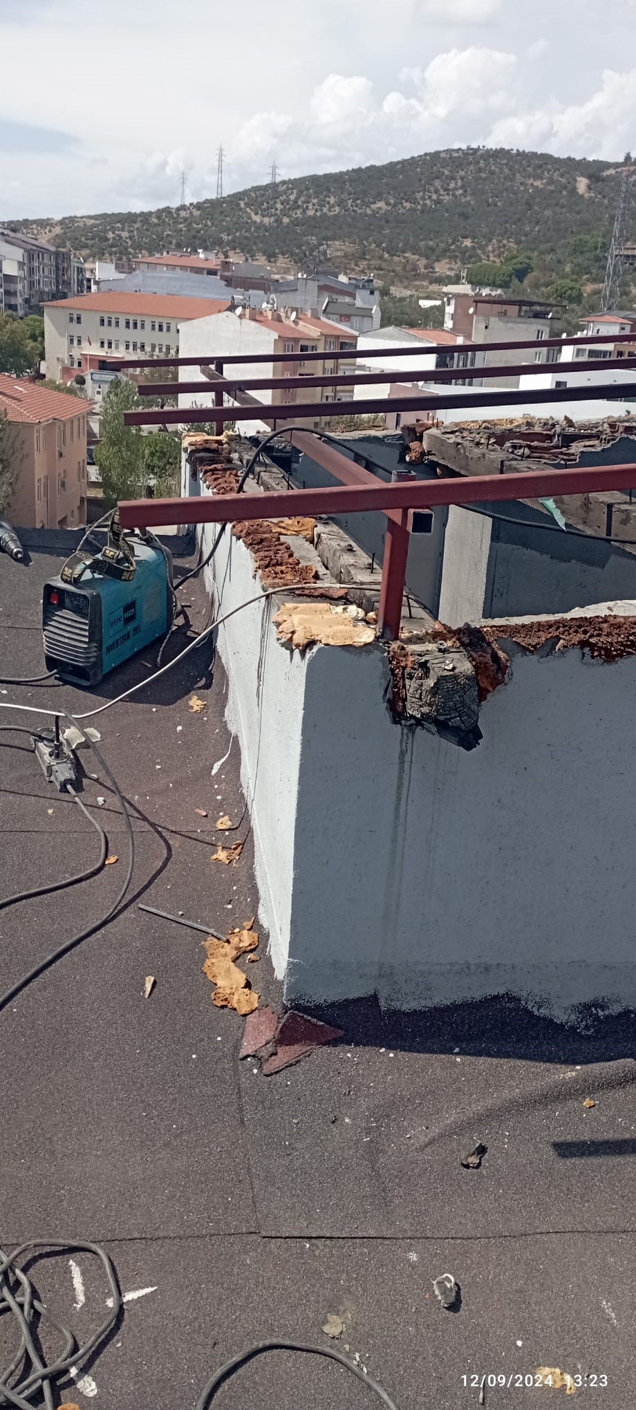 Balıkesir'de apartman boşluğunda yangın