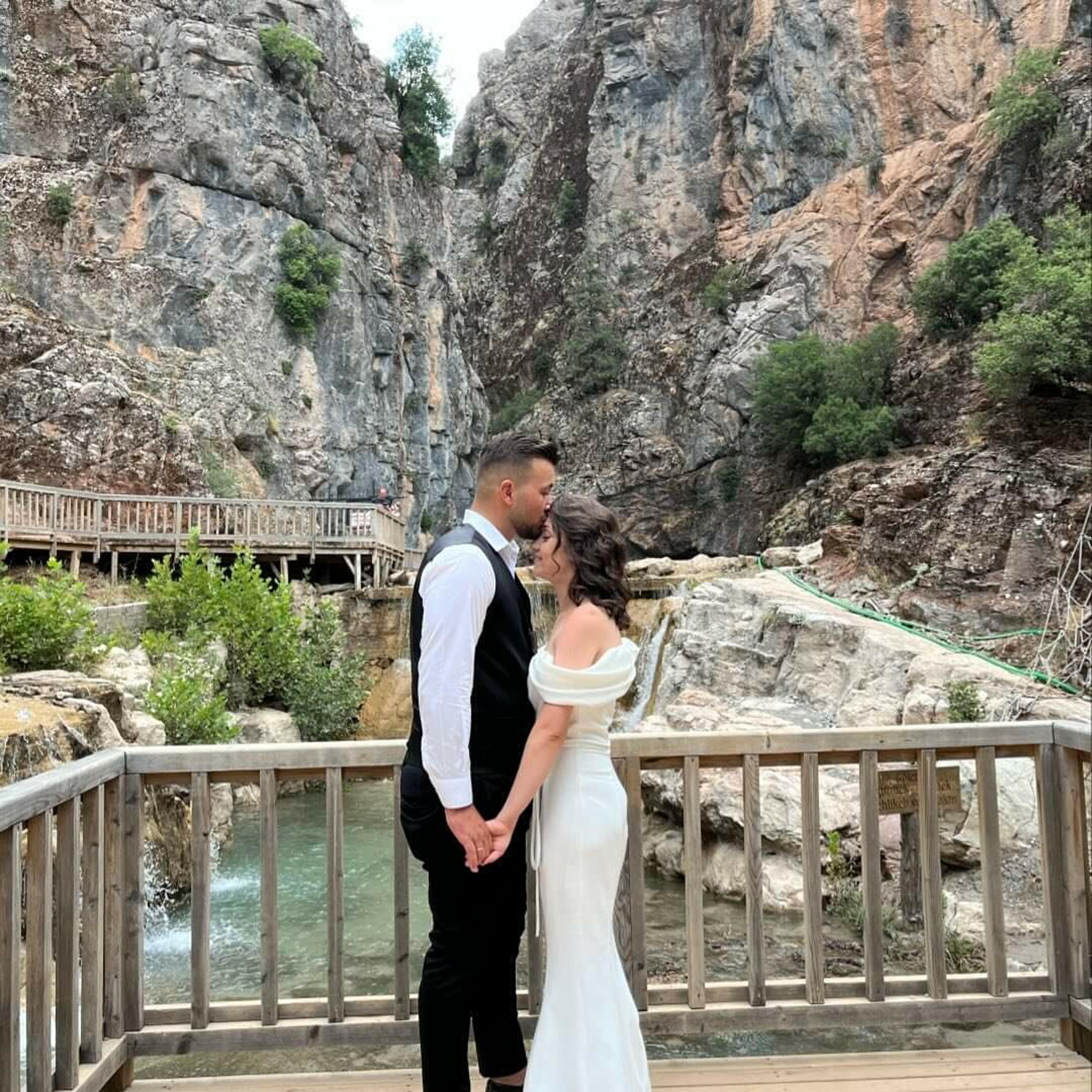 Muğla'da balayı dönüşü feci kaza! Çifti ölüm ayırdı