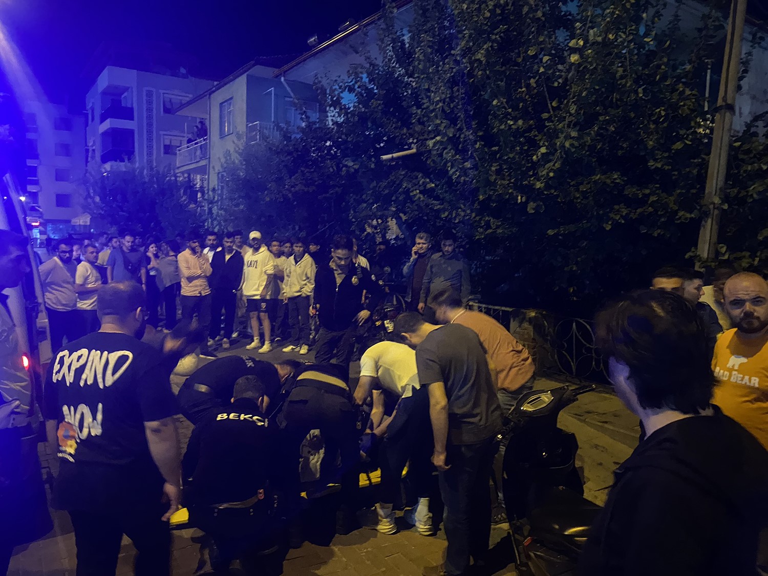 Manisa’da motosiklet devrildi: 2 yaralı