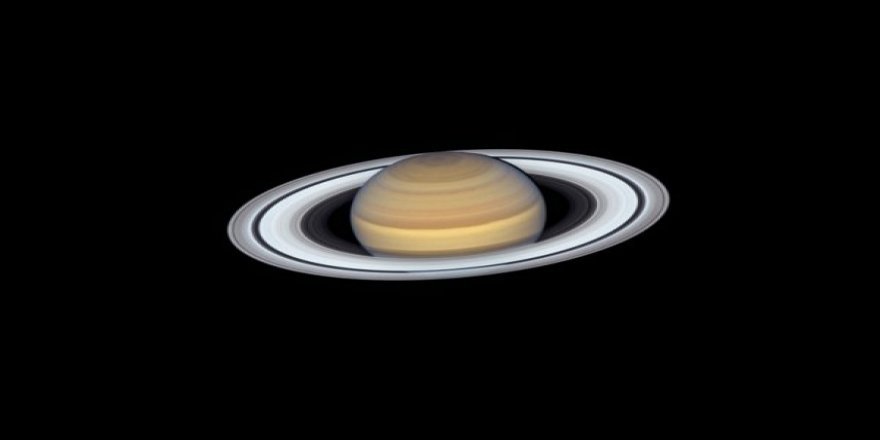 NASA, Satürn'ün en net fotoğraflarından birini paylaştı