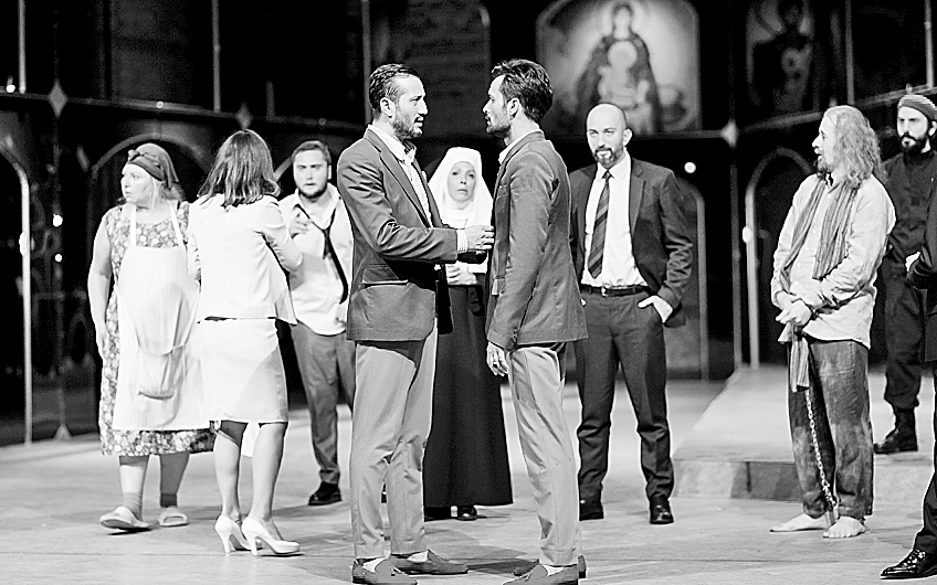 Yalnışlıklar Komedyası ücretsiz sahnelenecek