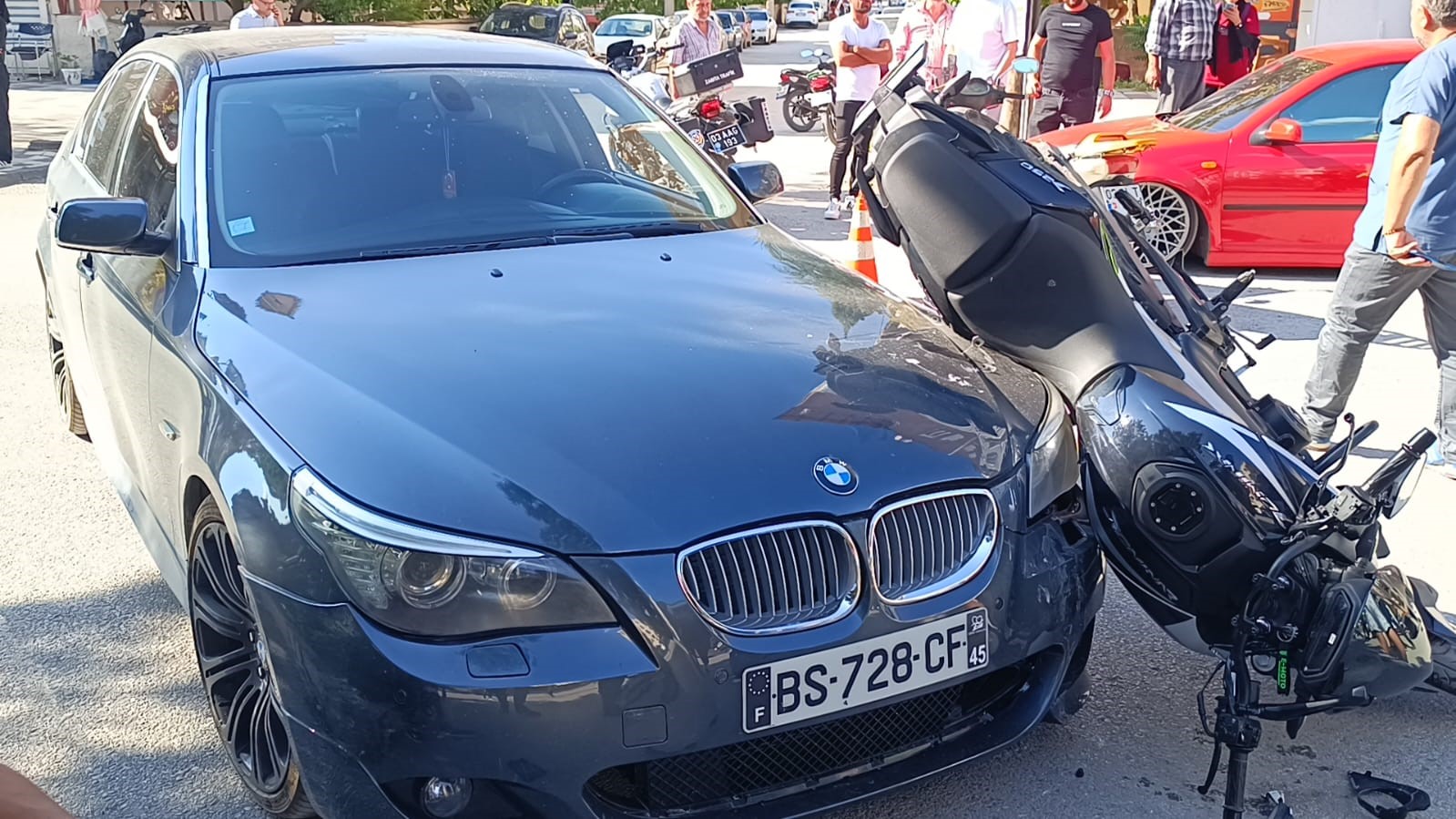 Afyonkarahisar'da otomobille motosiklet çarpıştı (17 Eylül 2024)