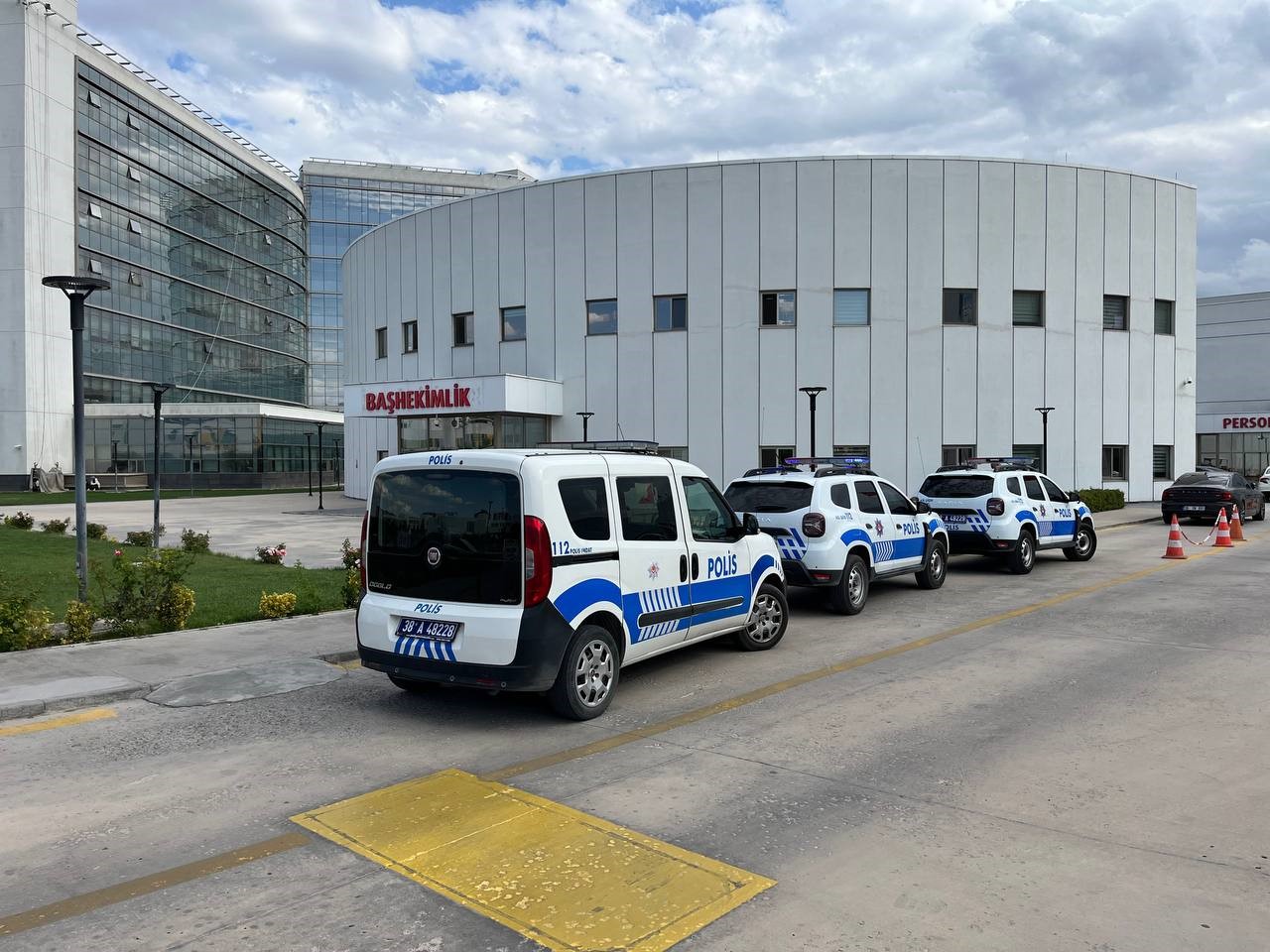 Kayseri'de ilaç yazdırmak isteyen şahıs korku saçtı