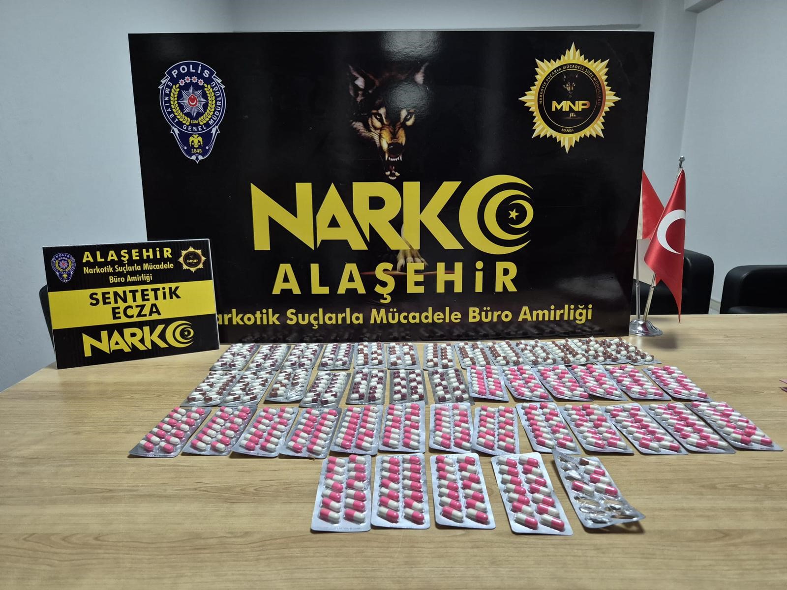 Manisa Alaşehir'de sentetik ecza hapı ele geçirildi