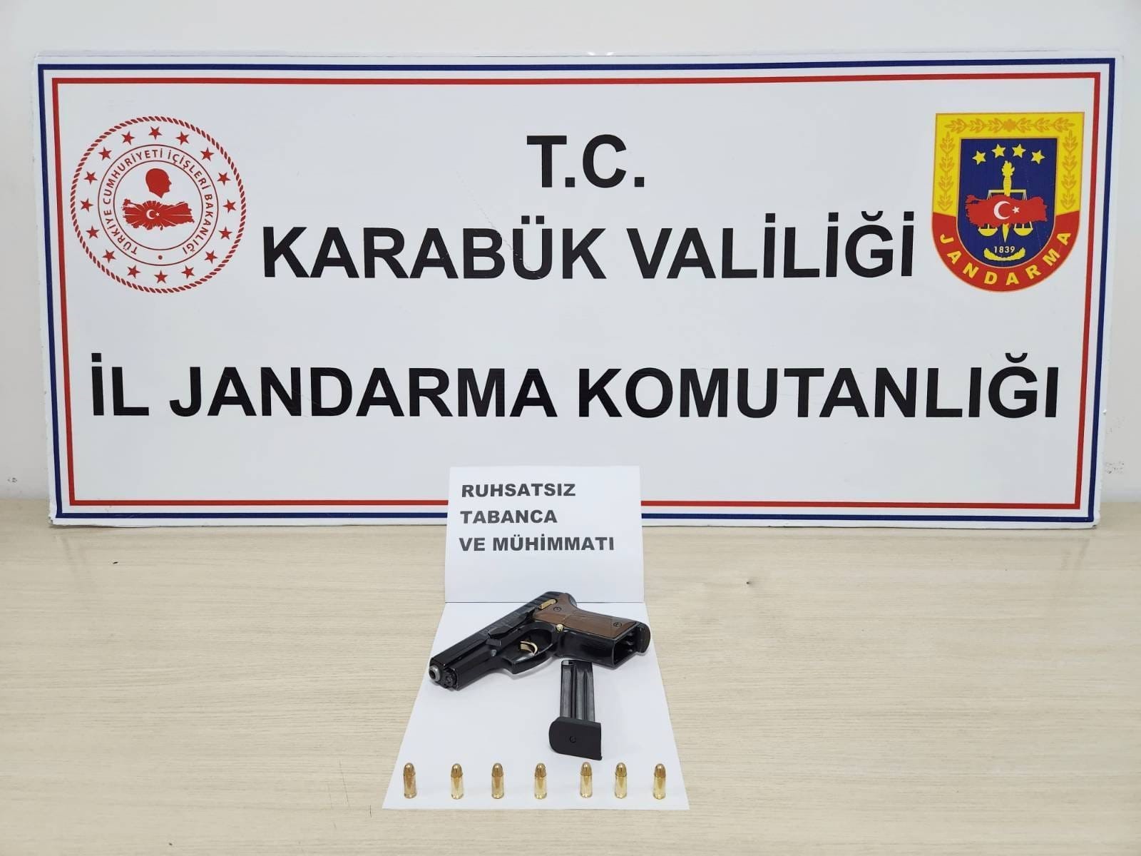 Şahsın üzerinde ruhsatsız silah ele geçirildi (18 Eylül 2024)