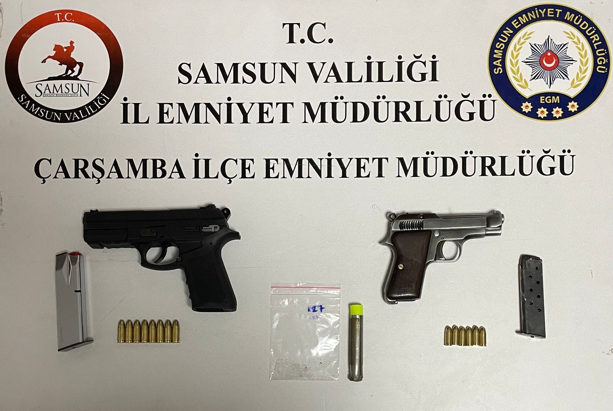 Samsun'da durdurulan araçtan silah ve uyuşturucu çıktı