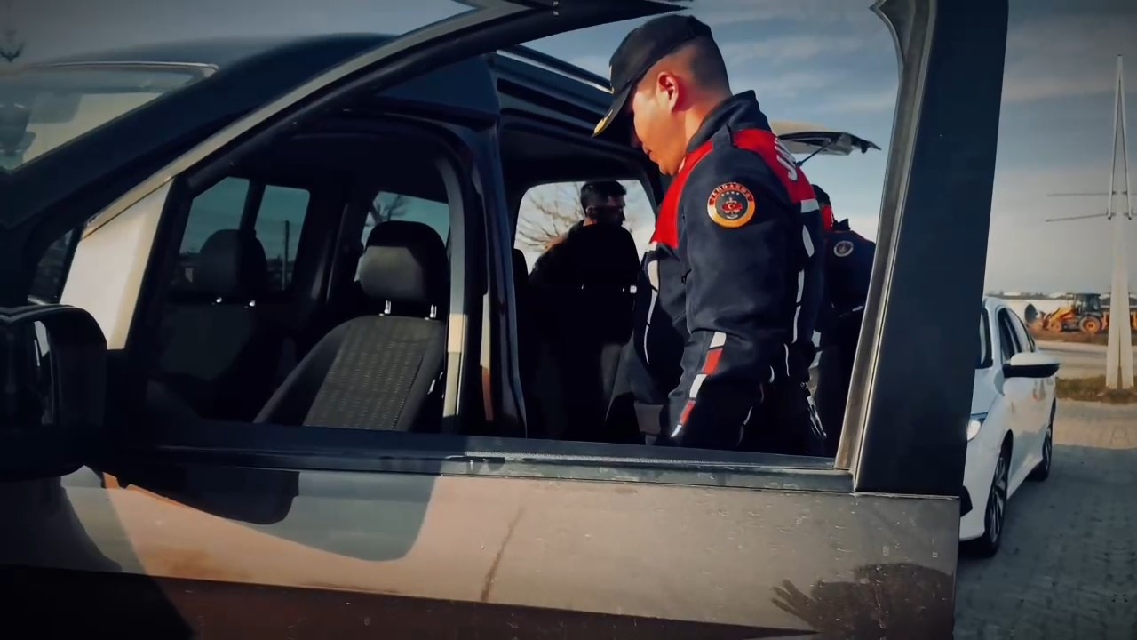 Tekirdağ'da aranan 143 kişi yakayı ele verdi