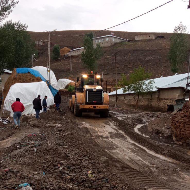 Van'ı şiddetli sağanak vurdu