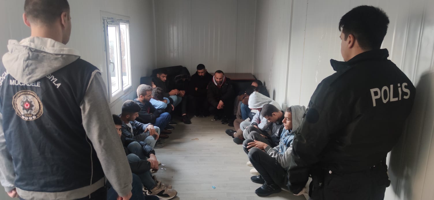 Kırklareli'nde göçmen kaçakçılığı operasyonu: 3 tutuklama