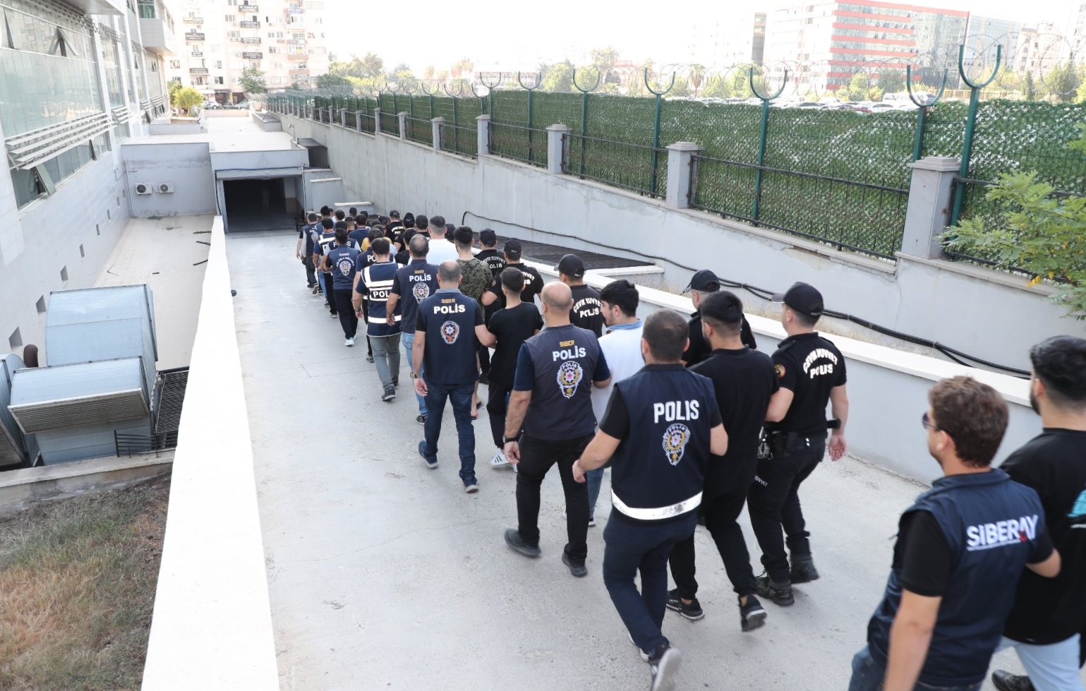 Mersin'de yasa dışı bahis operasyonu: 18 tutuklama