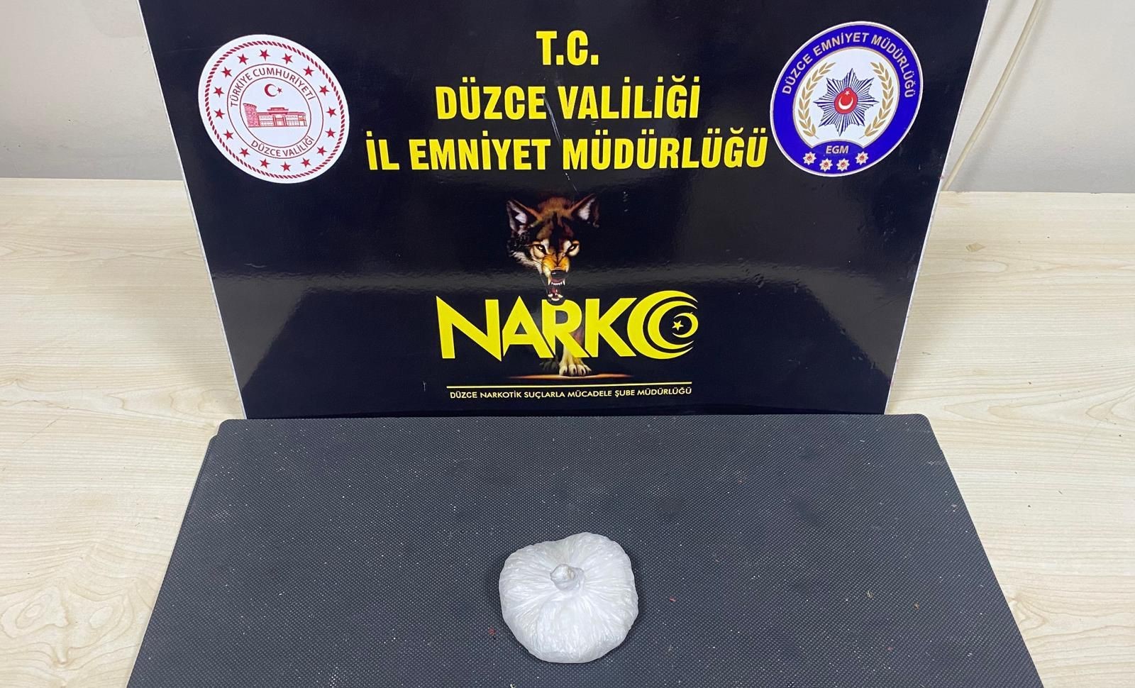 Düzce’de uyuşturucu taciri yakayı ele verdi