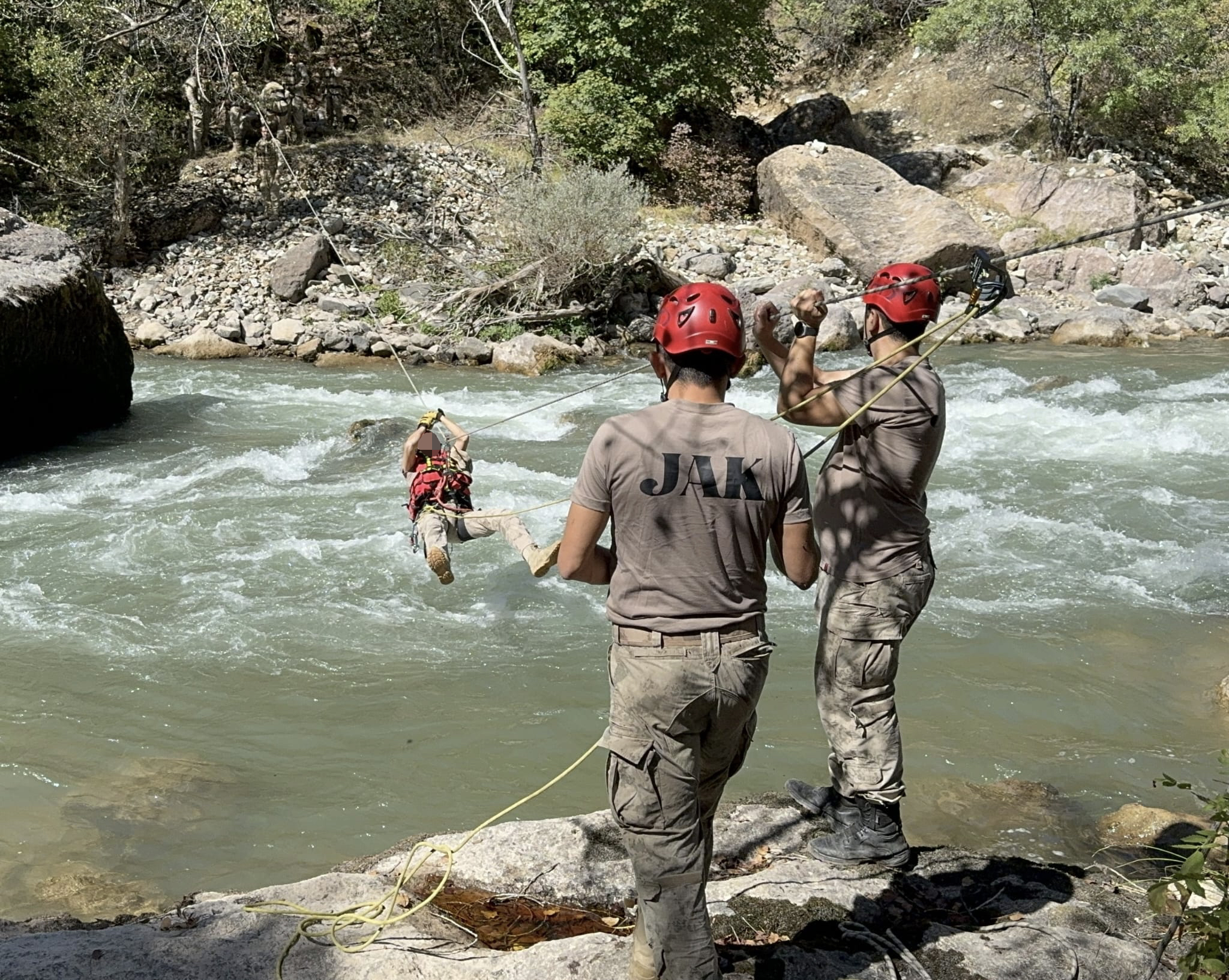 Tunceli’de teröre darbe: 30 sığınak ve mağara imha edildi