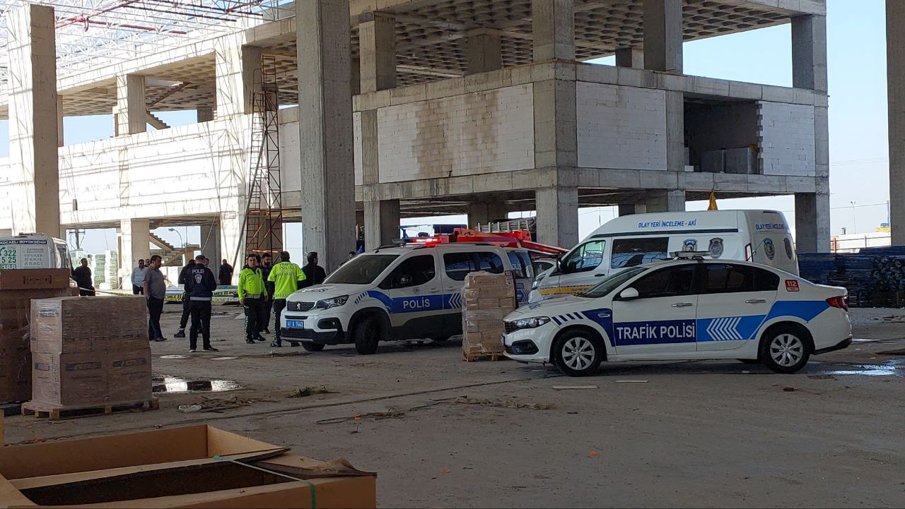 Çatıdan düşen işçi can verdi