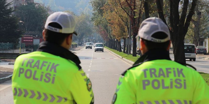 Araçta sigara kullanan sürücü ve yolculara ceza