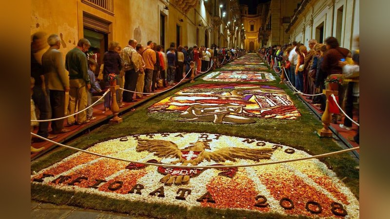Antalya Çiçek Desenleri yarışmasına başvurular devam ediyor
