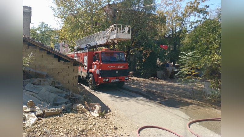Kümeste bulunan güvercinler yanmaktan son anda kurtuldu