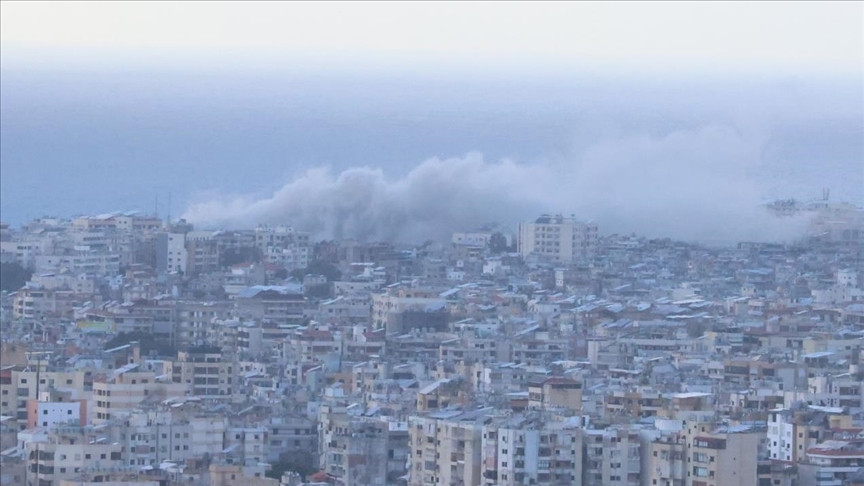 İsrail'den hain saldırı! Lübnan'daki itfaiye istasyonunu vurdu