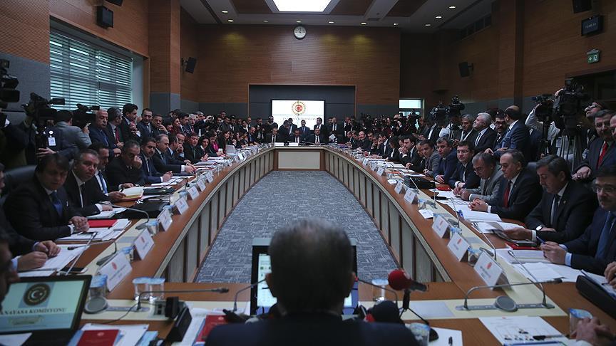 'Başkanlık' komisyondan geçti!