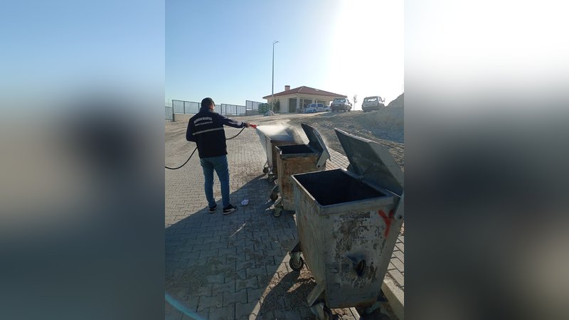 Bozdoğan Belediyesi'nden çöp konteyneri temizliği çalışmaları devam ediyor