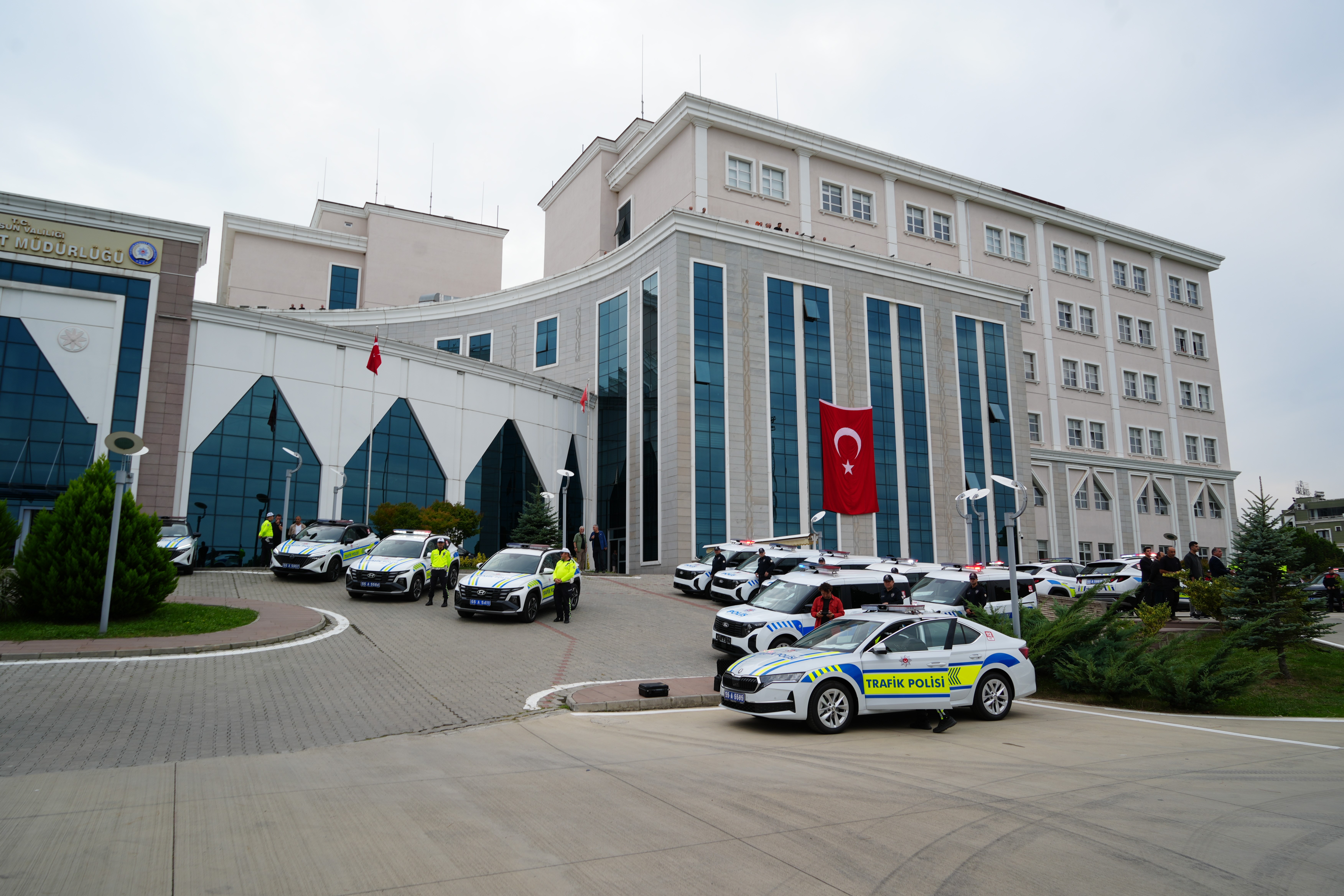 Samsun Emniyeti'ne 91 yeni araç: Törenle hizmete sunuldu