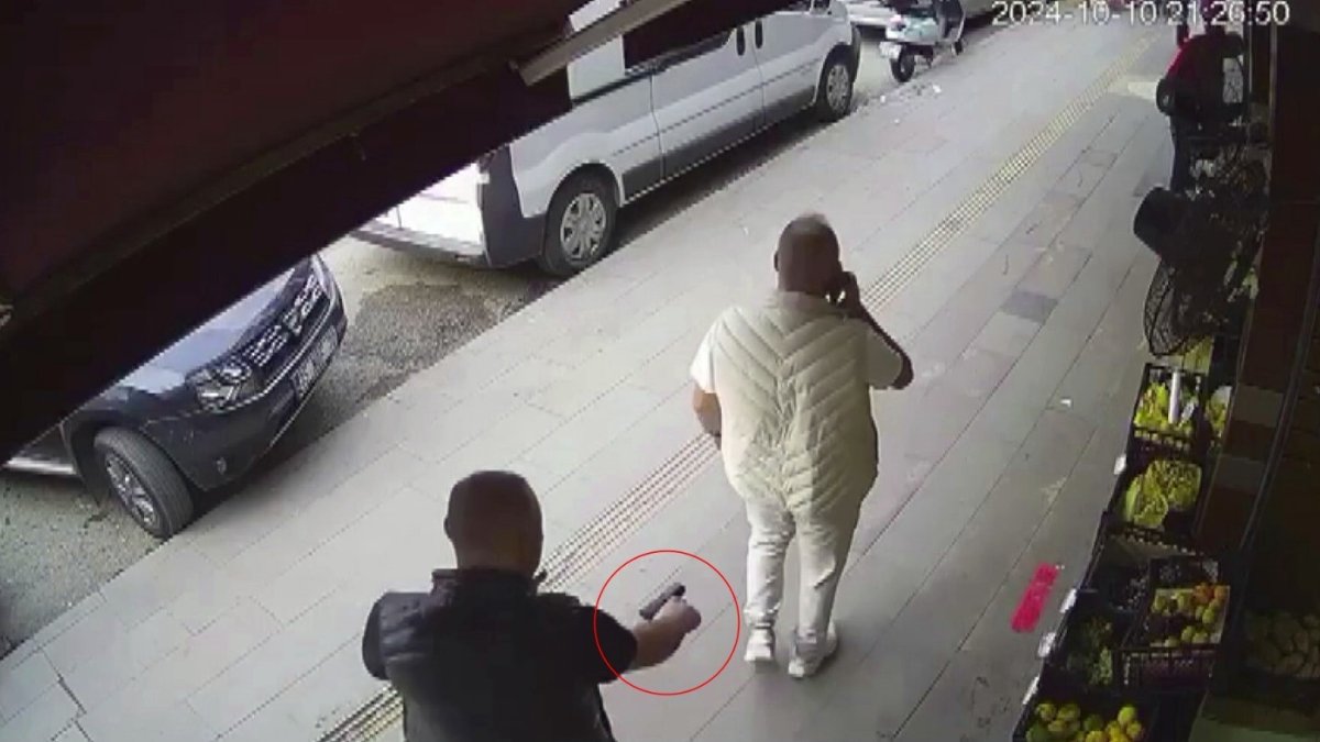 Sokak ortasında arkasından sinsice yaklaşıp vurdu