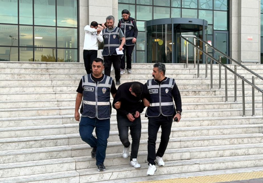 Kırıkkale'de kuyumcuyu 413 bin TL dolandırdılar