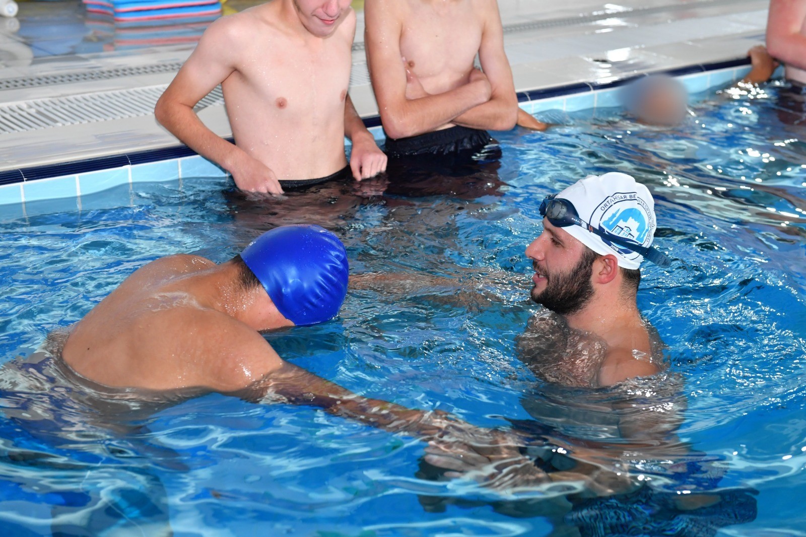 Trabzon'da özel gereksinimli öğrencilere yüzme dersleri