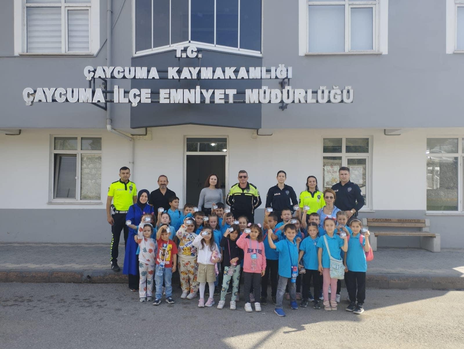 Minik öğrencilere trafik bilinci aşılandı