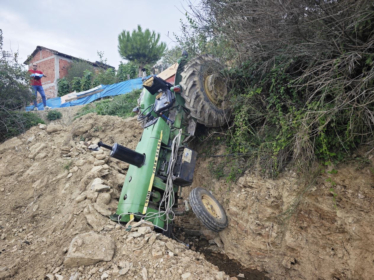 Samsun'da traktör şarampole düştü