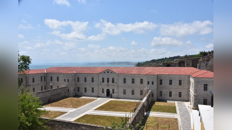 Sinop Tarihi Cezaevi teşhir-tanzim ve yürüyüş yolları ihalesi yapıldı